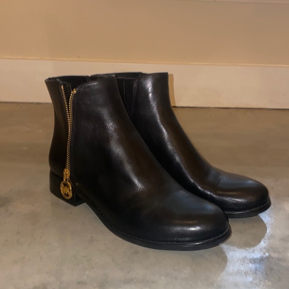 Michael Kors Black Booties BRAND NEW NEVER WORN - Picture 1 of 5